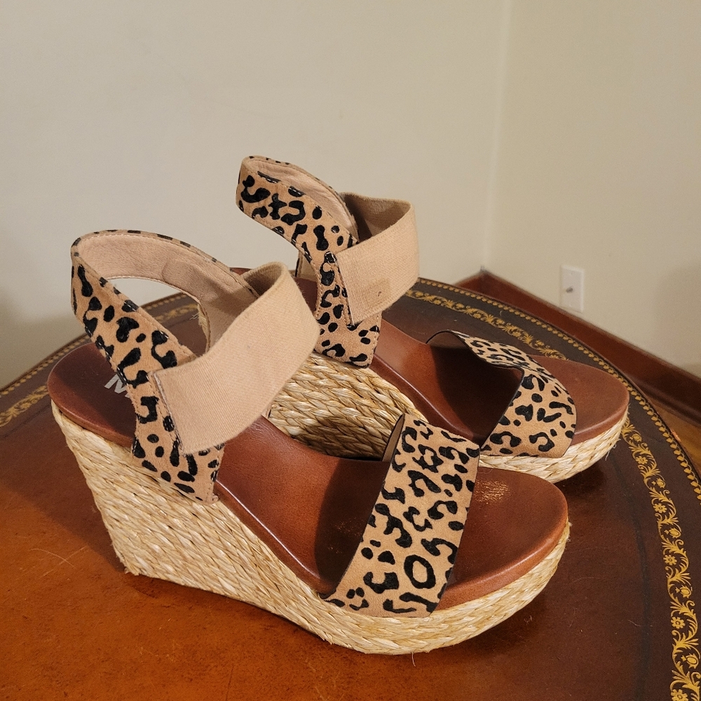 Mia Leopard Print Wedge Platform Sandals Size.9.5